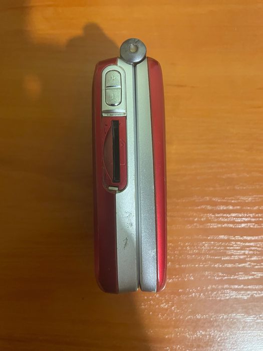 Ретро бижу Sony Ericsson Z610i (Luster Rose) - за колекция