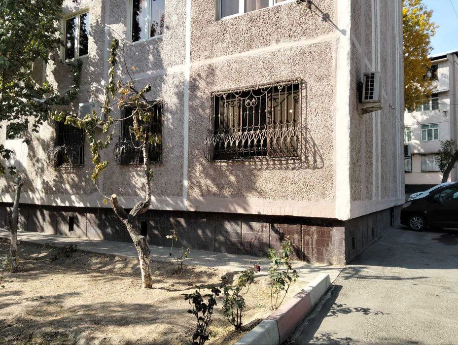 Продаётся 4/1/5 квартира можно под Офис Ц-26 1-линия