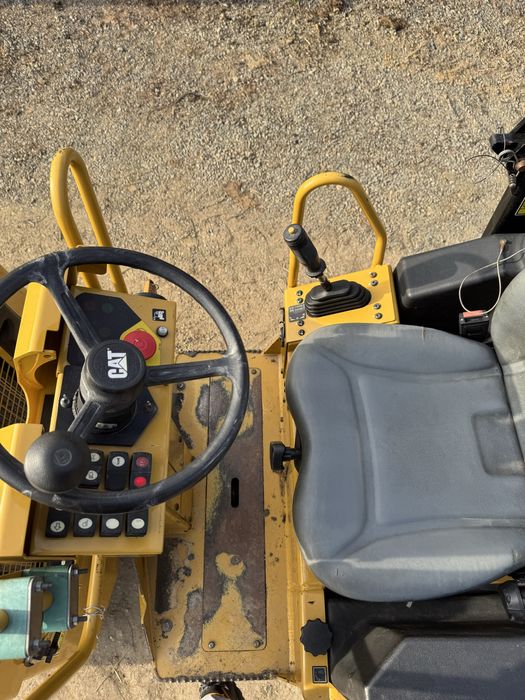 Cilindru compactor caterpillar CB1.7 2019, 2.300 ore