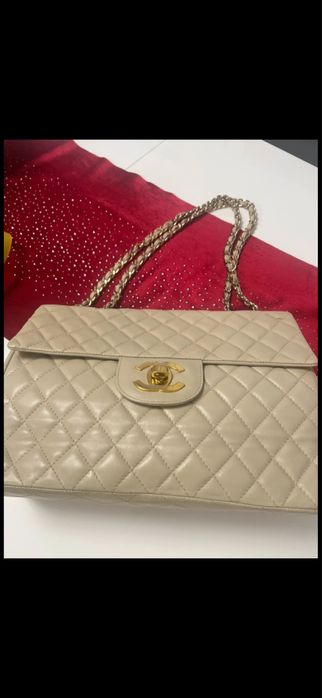 Vintage Chanel din piele naturla placat cu aur