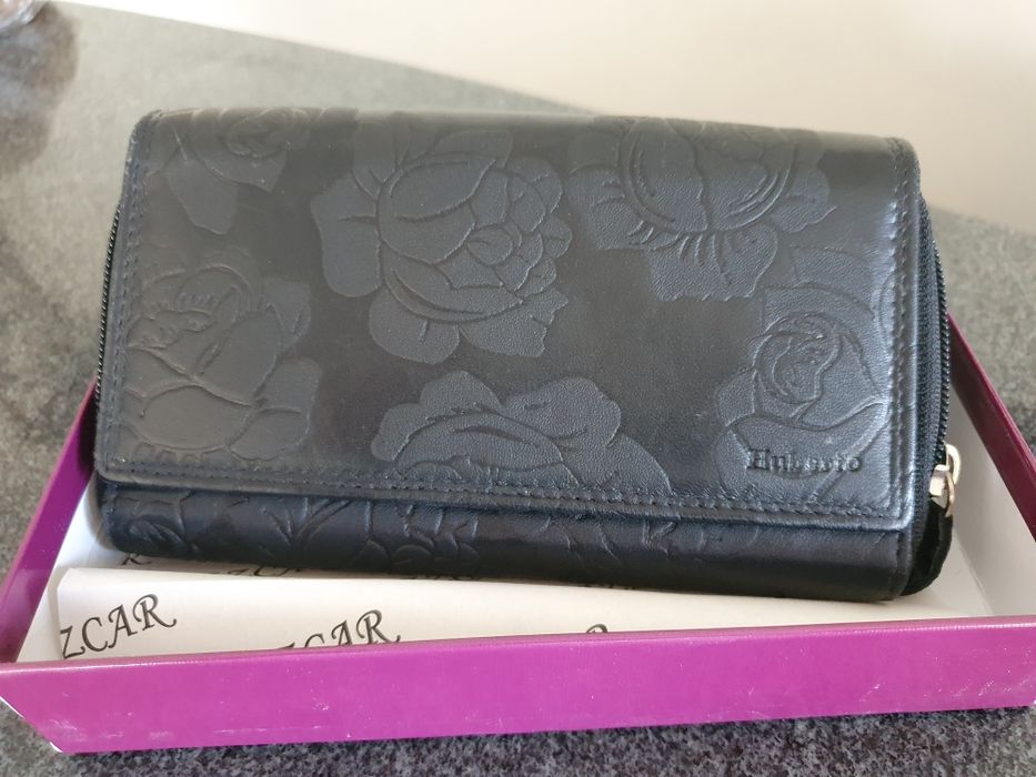 Дамски портфейл от естествена кожа