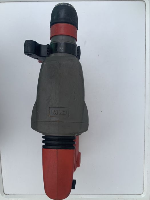 Milwaukee M18 CHX /перфоратор
