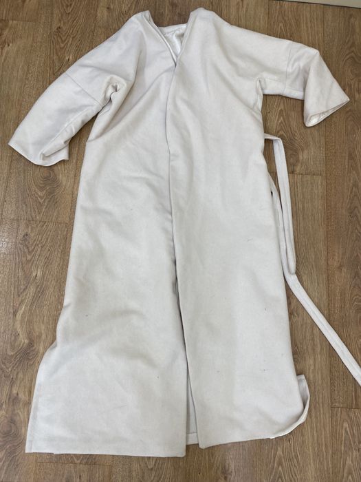 Продаются куртки, тренчи, пальто