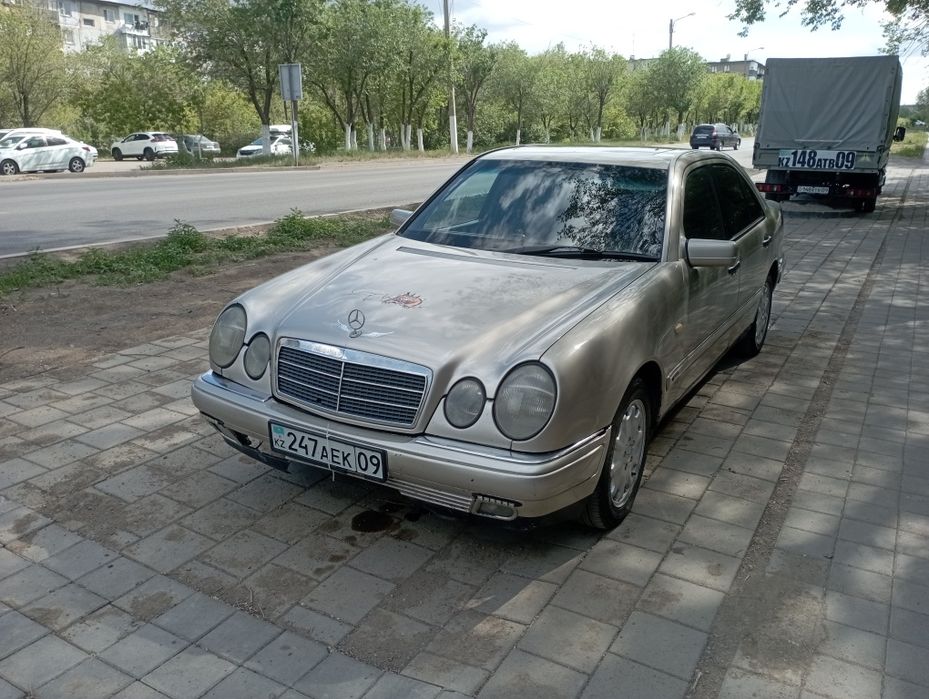 Продам мерседес 210, цена на три дня