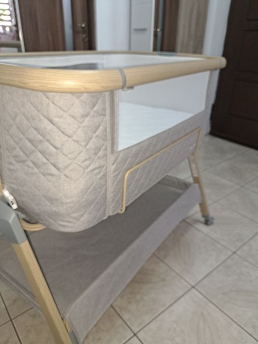 Vând pătuț pentru nou născuți nefolosit