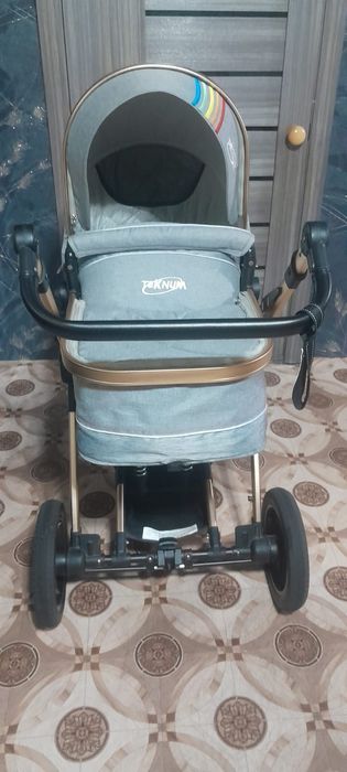 Коляска почти новая