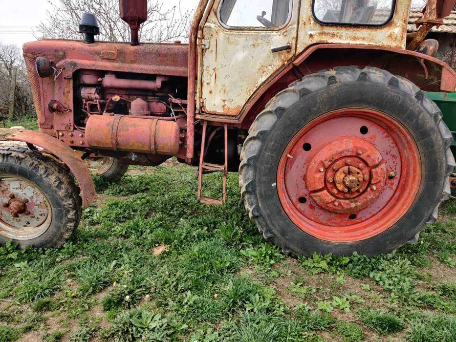 Продавам Болгар ТК80 и ЮМЗ