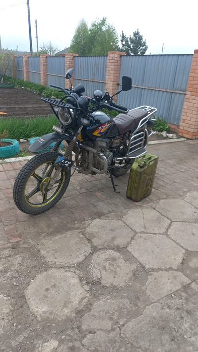 Продам мотоцикл лтм м9 200кубов