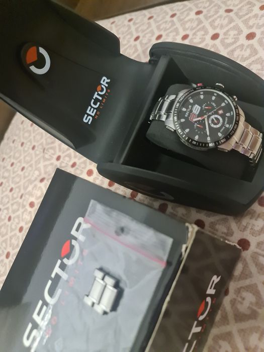 Ceas Sector Nou La Cutie..