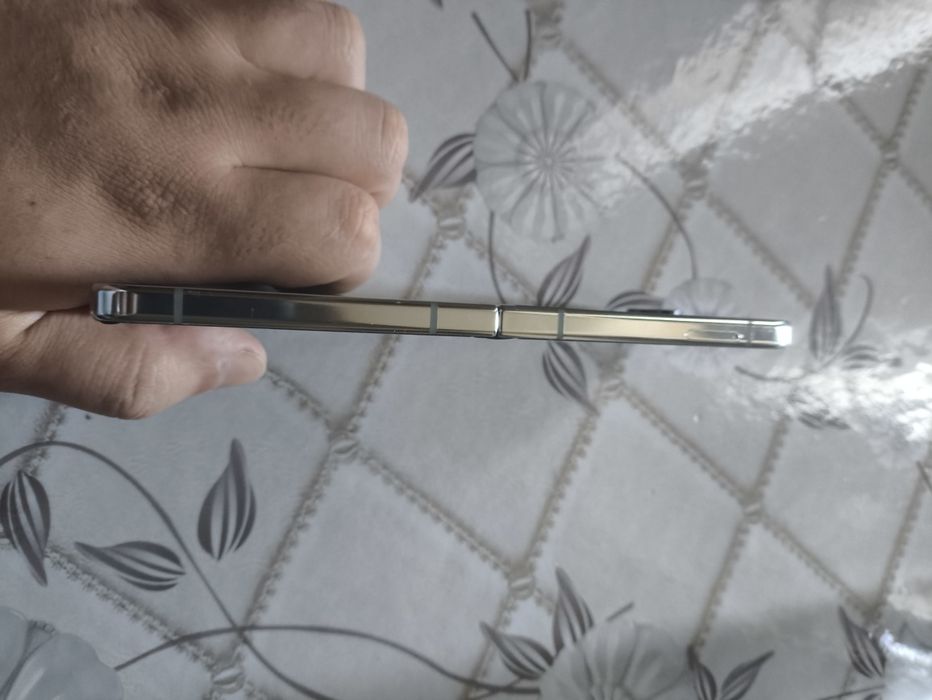 Продаю Samsung Galaxy Z Flip 5