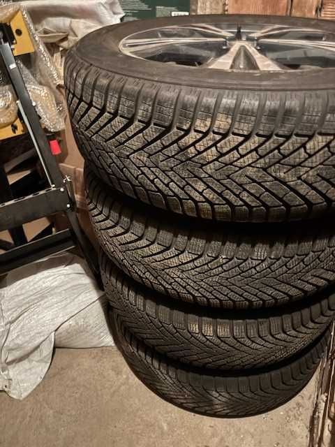 Продавам 4бр. оригинални джанти, комплект със зимни и летни гуми