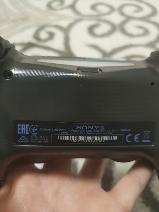 Оригинальный геймпад Sony DualShock 4 V2 (Wireless Controller)