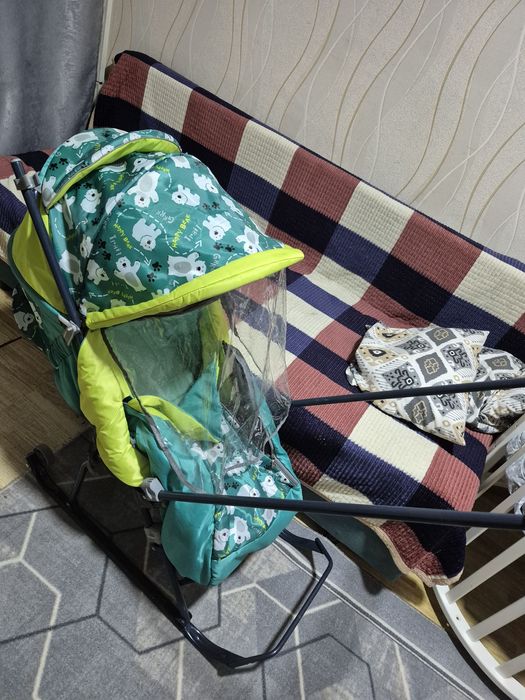 Продам закрытые санки