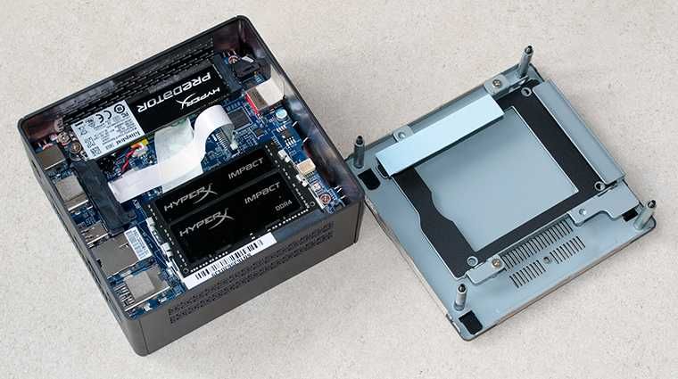 Мини ПК Gigabyte BRIX / Core i5 / 8GB / SSD / Компактный неттоп