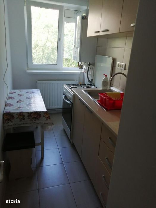 Apartament 3 camere zona Ciresica - etaj 1 - centrala proprie
