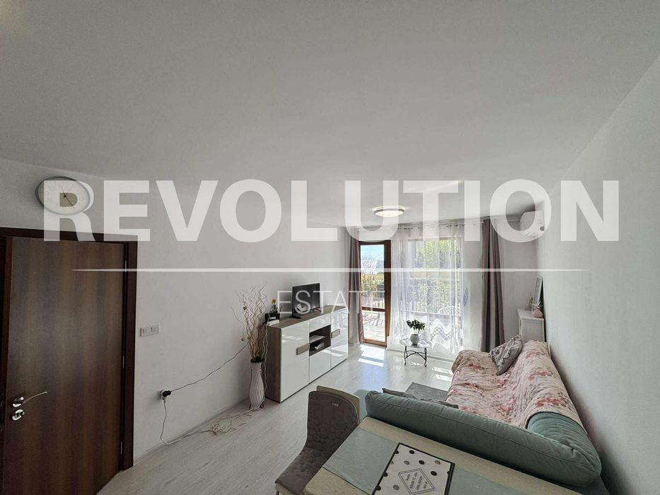 Дава се под наем Двустаен апартамент в Варна, м-т Траката - 60 кв.м за 500 € - Снимка #1