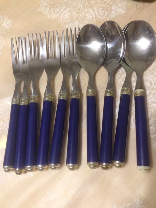 Ложки, вилки, кружки