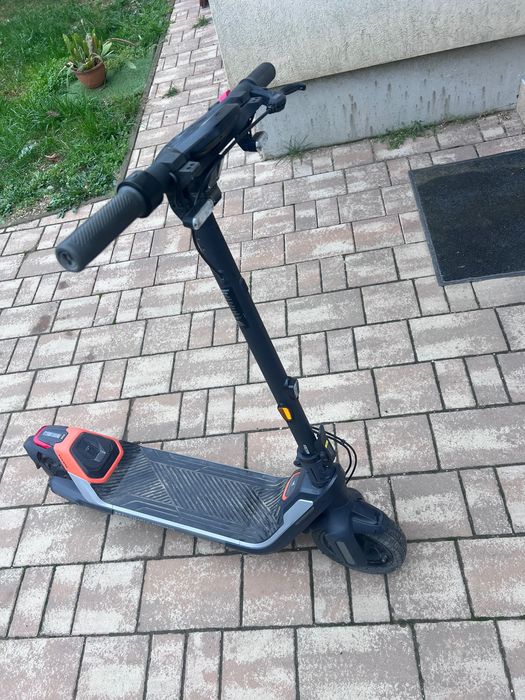 De vânzare: Trotinetă electrică Segway Ninebot P65E – stare foarte bun