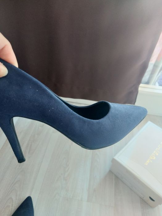 Pantofi stiletto