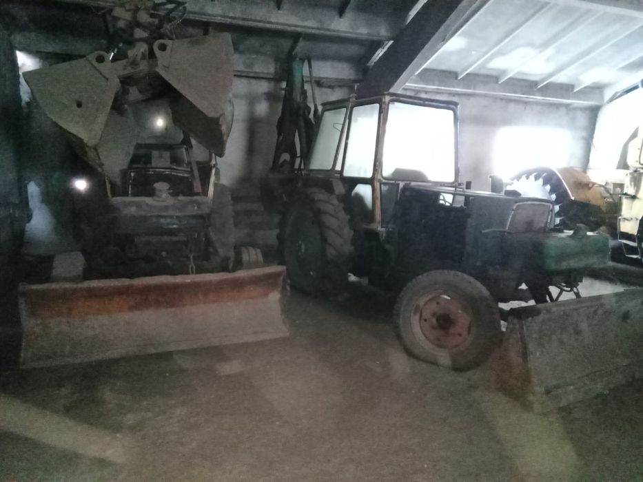 Продается два трактора