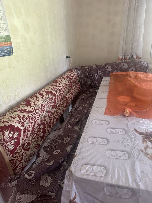 Стол со стульями