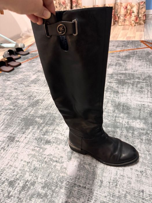 Продам кожанные сапоги