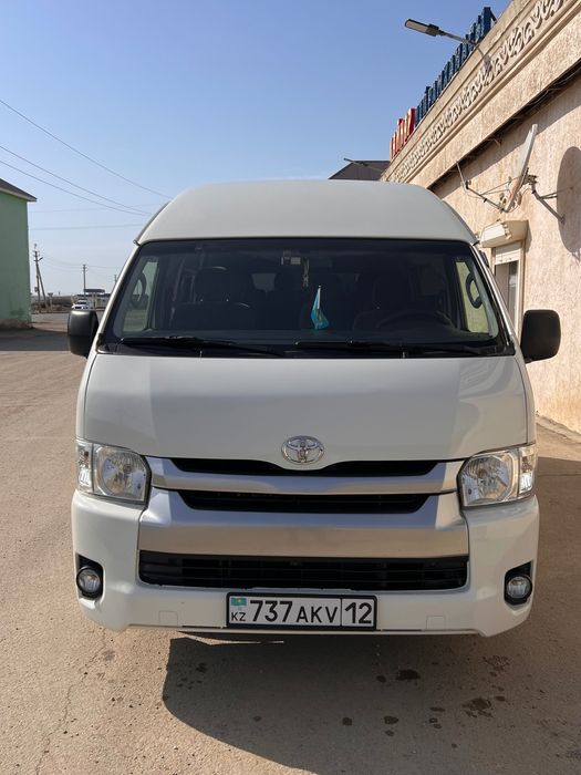 Аренда Тойота Хайс 2016год выпуск, 13мест кондиционер имеется.