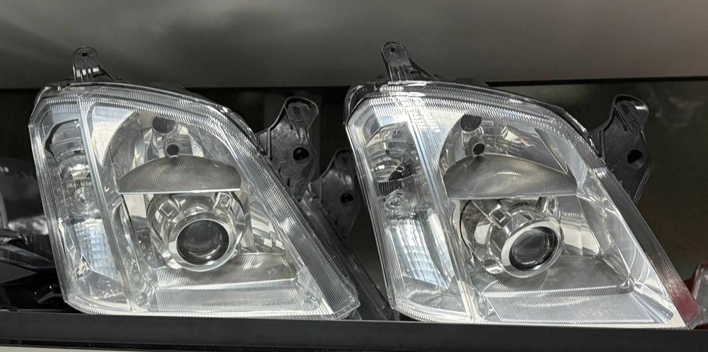 Far Opel Meriva –Dreapta pasager – NOU – 300 lei / bucată