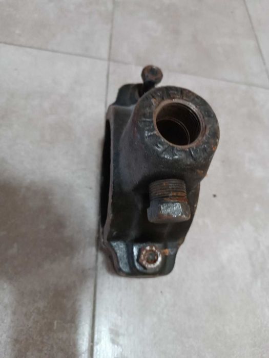 Чугунена водоземна скоба Ф100 / 1"