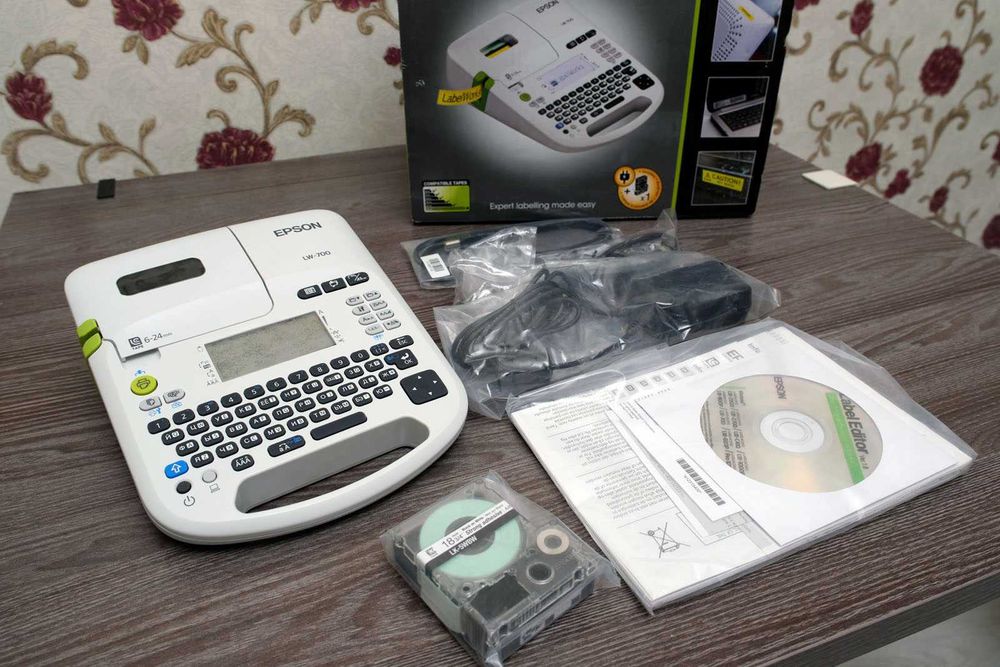Маркировочный принтер EPSON Labelworks LW-700 (кириллица).