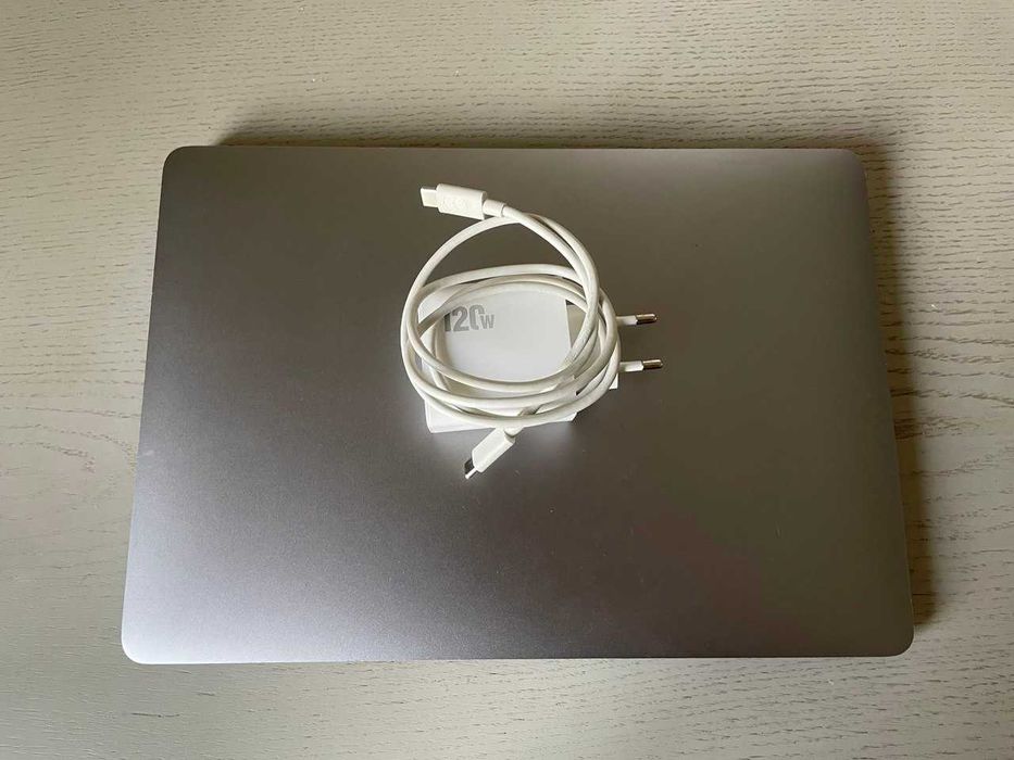 Macbook Air M1 - 13.3 inch - 8gb RAM - SSD 256gb - 2020