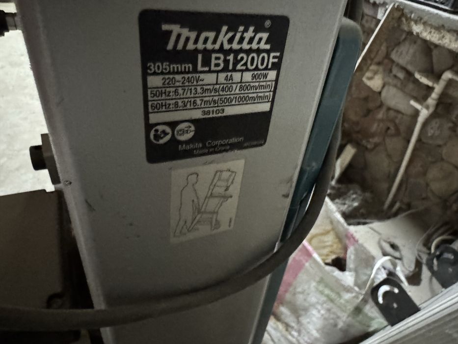 Ленточная пила Makita LB1200F