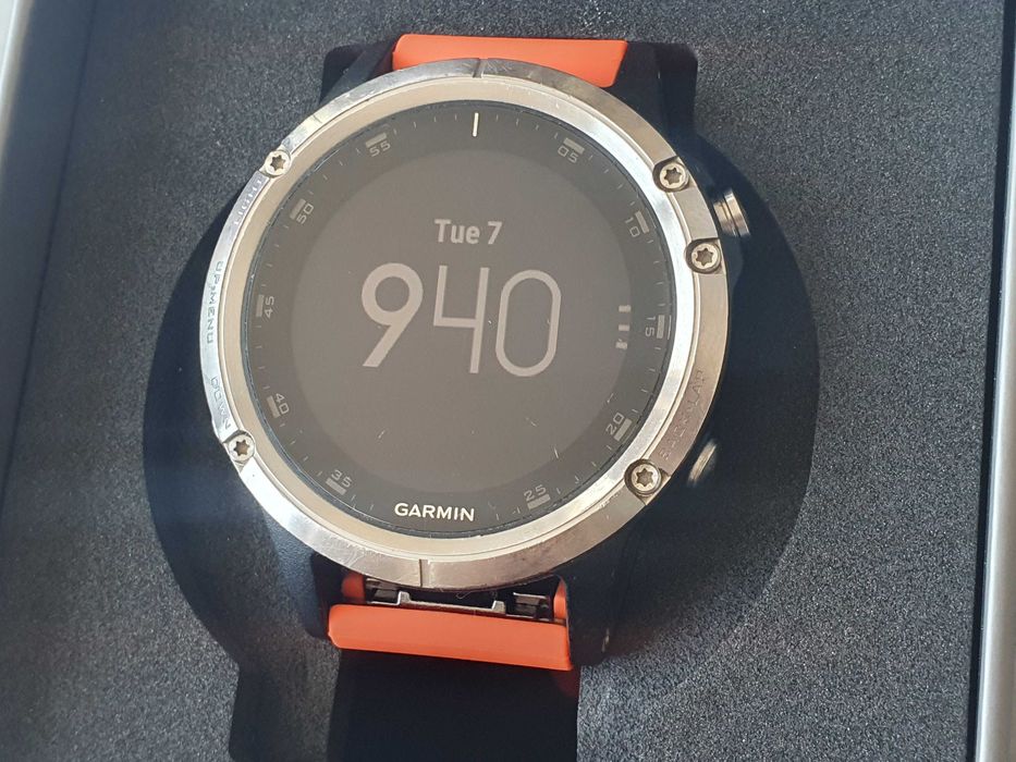 Часовник Garmin Fenix 5 plus