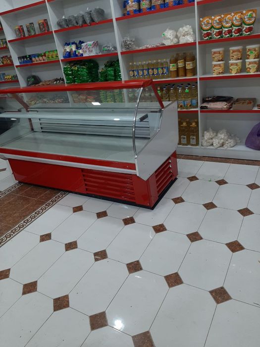 Акция !!! Продаются витринные холодильники.