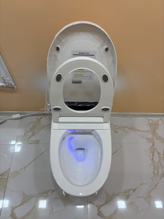 Мултифункционална смарт тоалетна с подгрев, сушене,