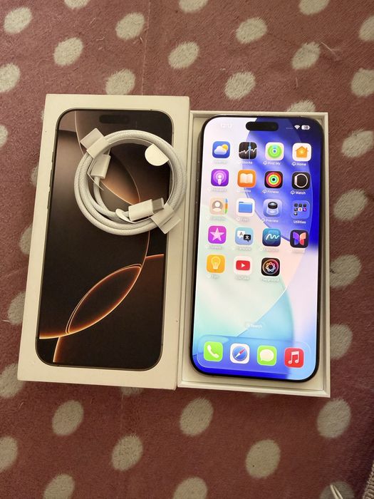 Iphone 16 pro max 256 gb Desert Titanum battery 93% Ползван е 8 мсеца в много добро състояние !