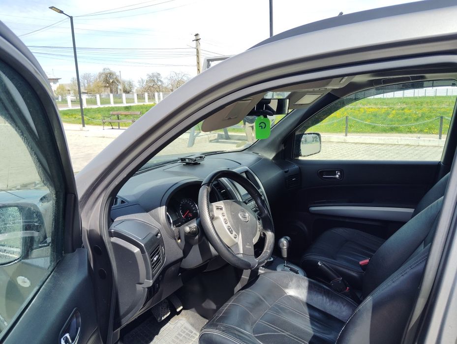 vând schimb Nissan x-trail t31 2011 automat