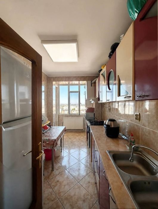 Vând apartament 3 camere decomandat