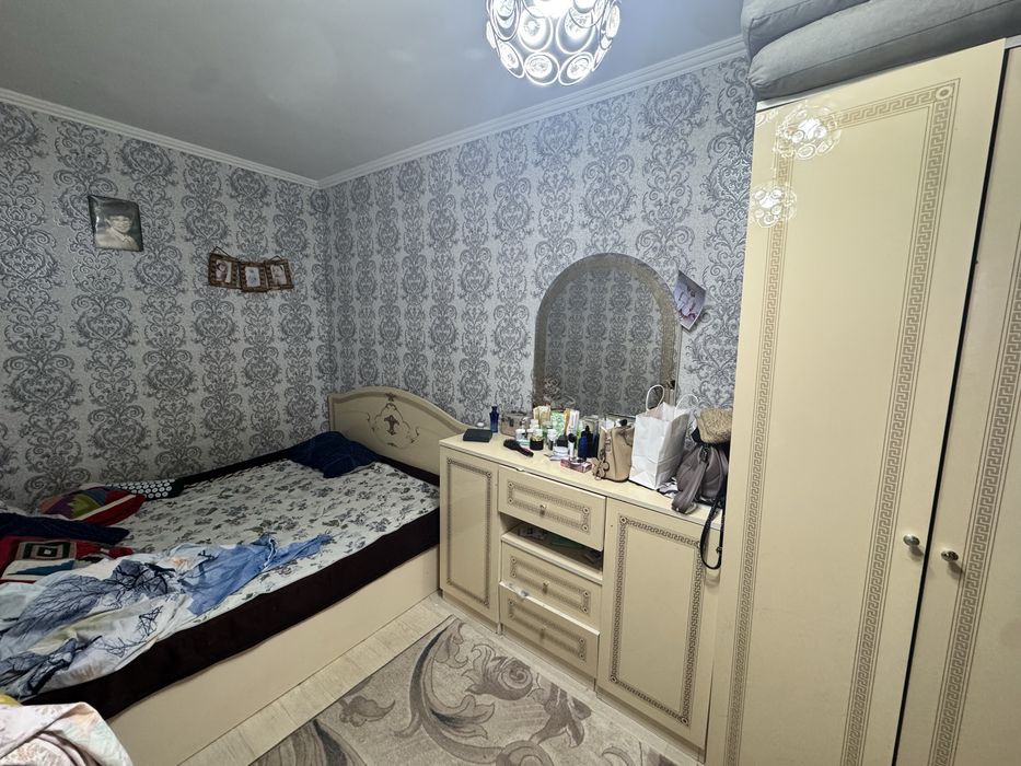 Продается спальный гарнитур