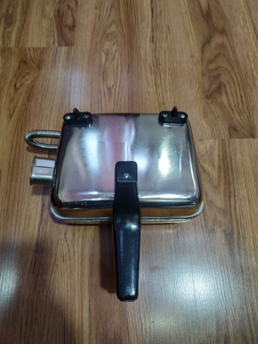 Вафельница для выпечки