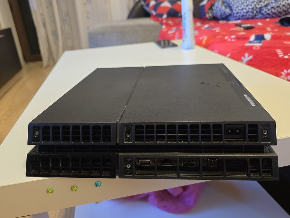 Playstation 4 FAT cu problema