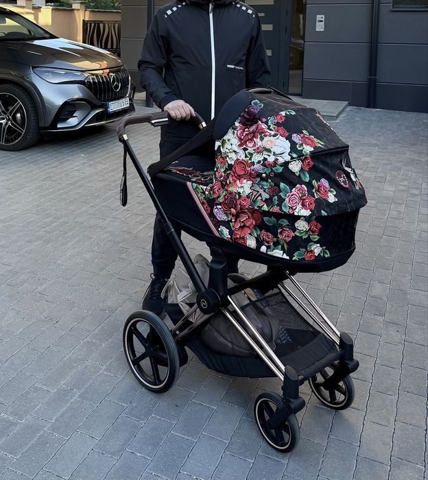 Кош за новородено Cybex Priam 4 Spring Blossom Dark