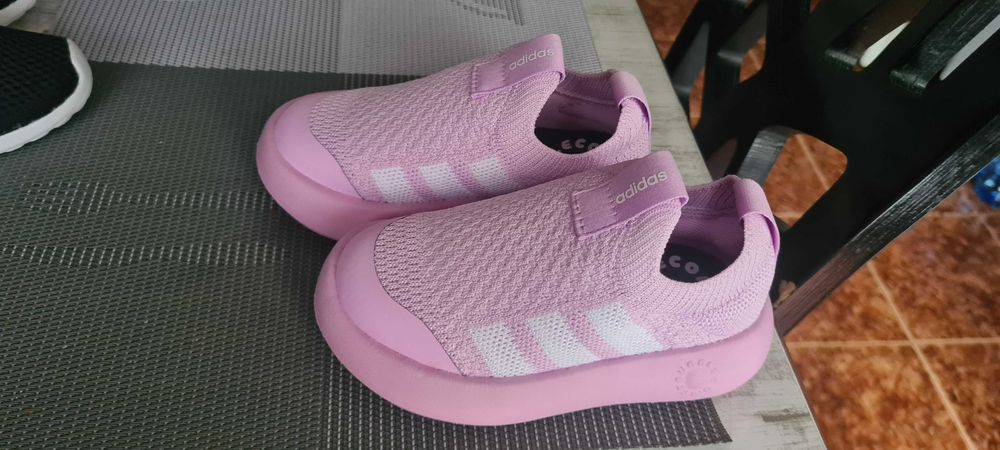Детски маратонки adidas нови