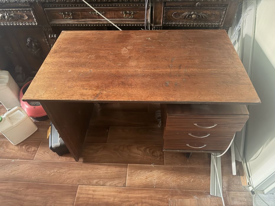 Письменный стол бесплатно