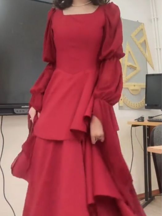 Красное платье нарядное на балл