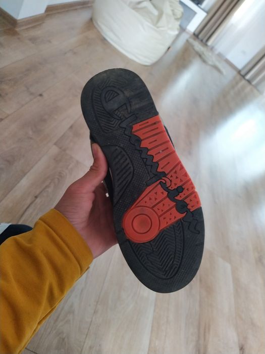 Papuci champion vând