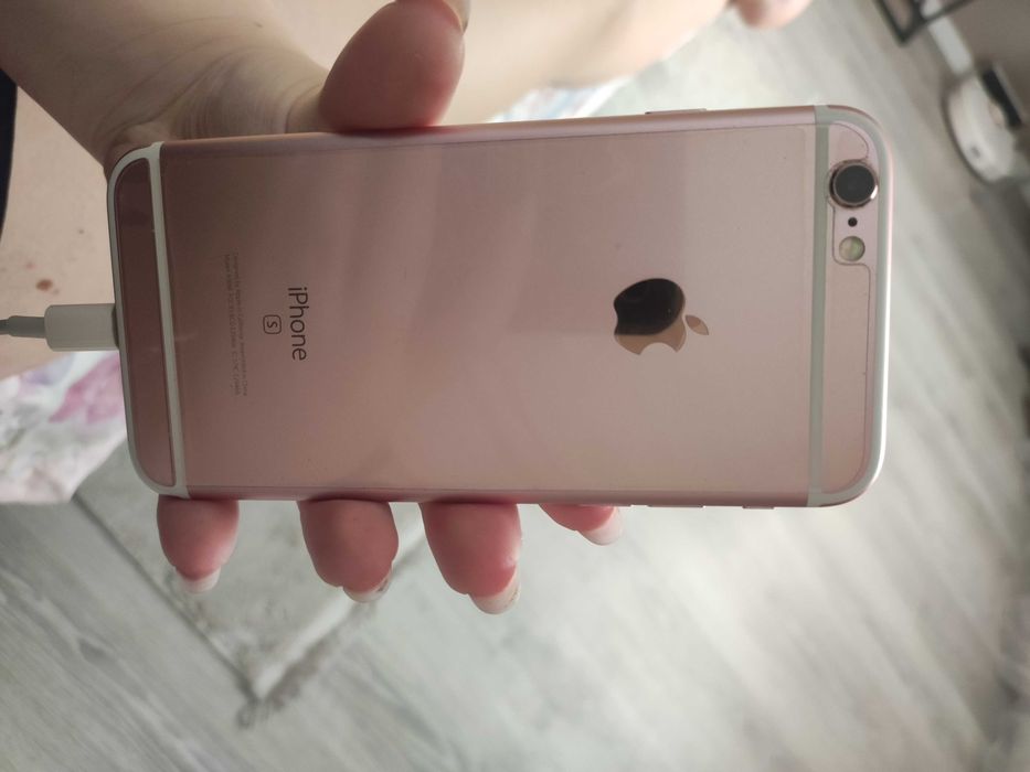 iPhone 6s, б/у  состояние аккумулятора 74%