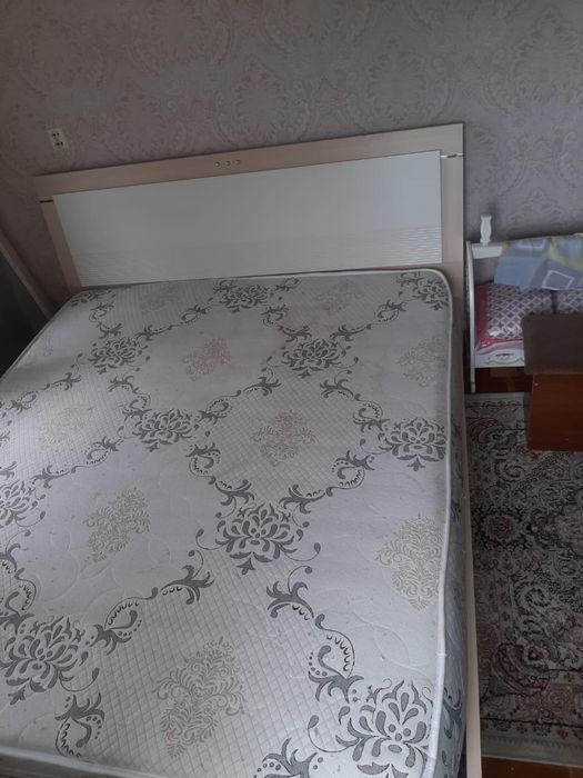 Спальная кровать