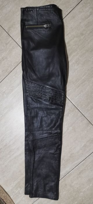 vând pantaloni piele naturala foarte moi și catifelati, NOI