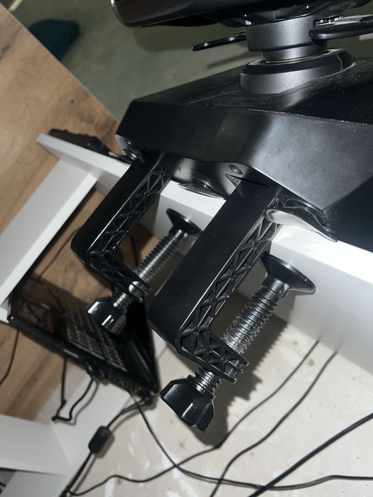 Игровой руль.